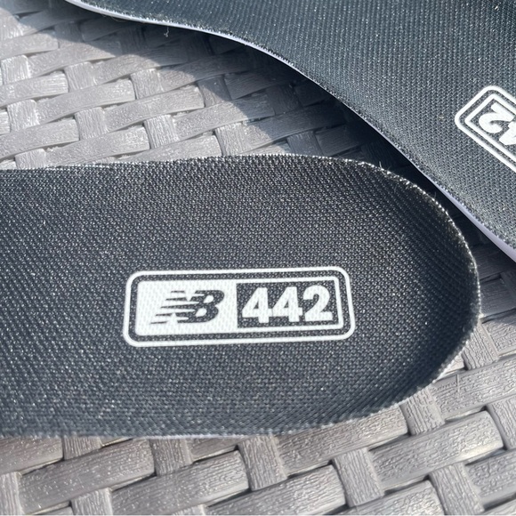 New Balance 442 sneakers cleats inserts new 7.5-8 - Picture 2 of 7